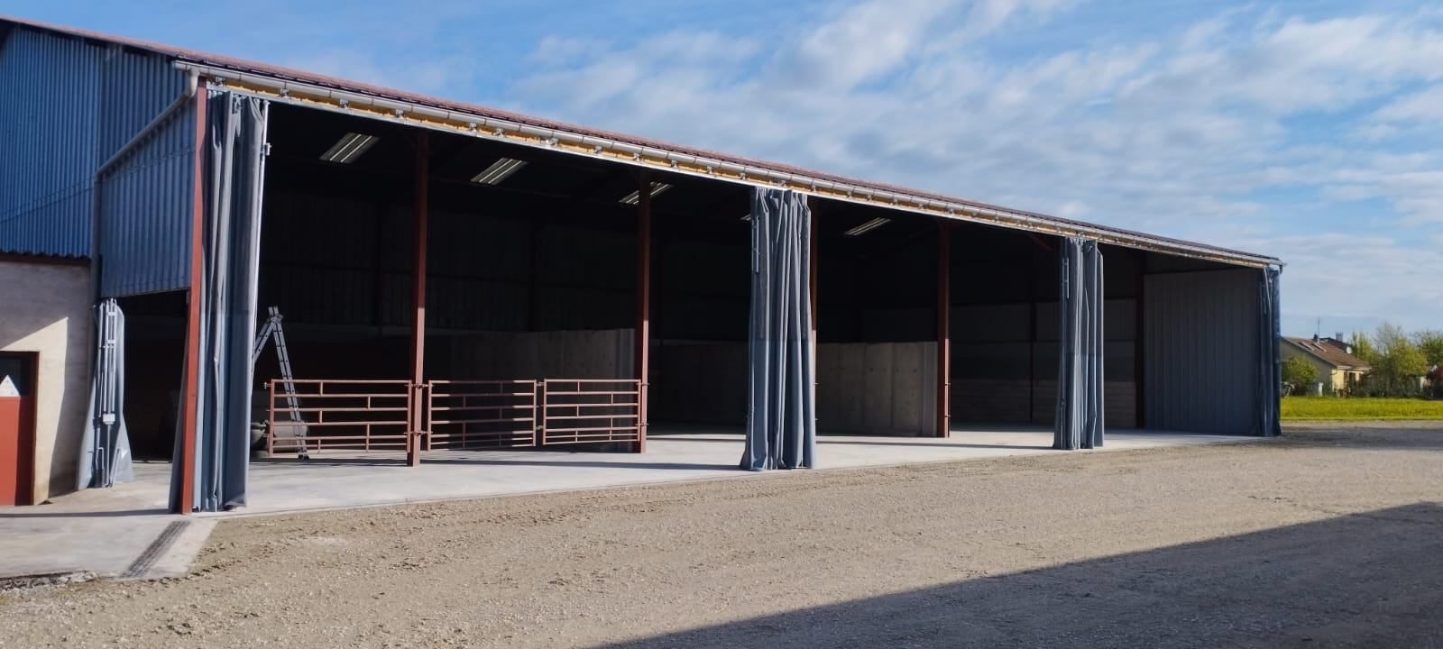 rideau sur rail ouvert fermé (2)